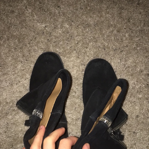 Black Nine West booties - Picture 2 of 7